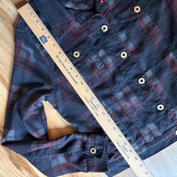 Tommy Hilfiger Red Gray Black Plaid Lightweight Trucker Jacket Medium - Picture 8 of 8